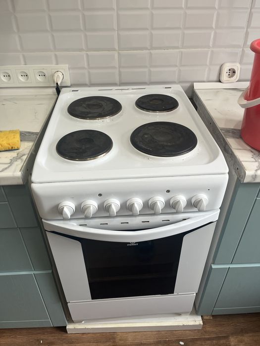 Продам электроплиту Indesit