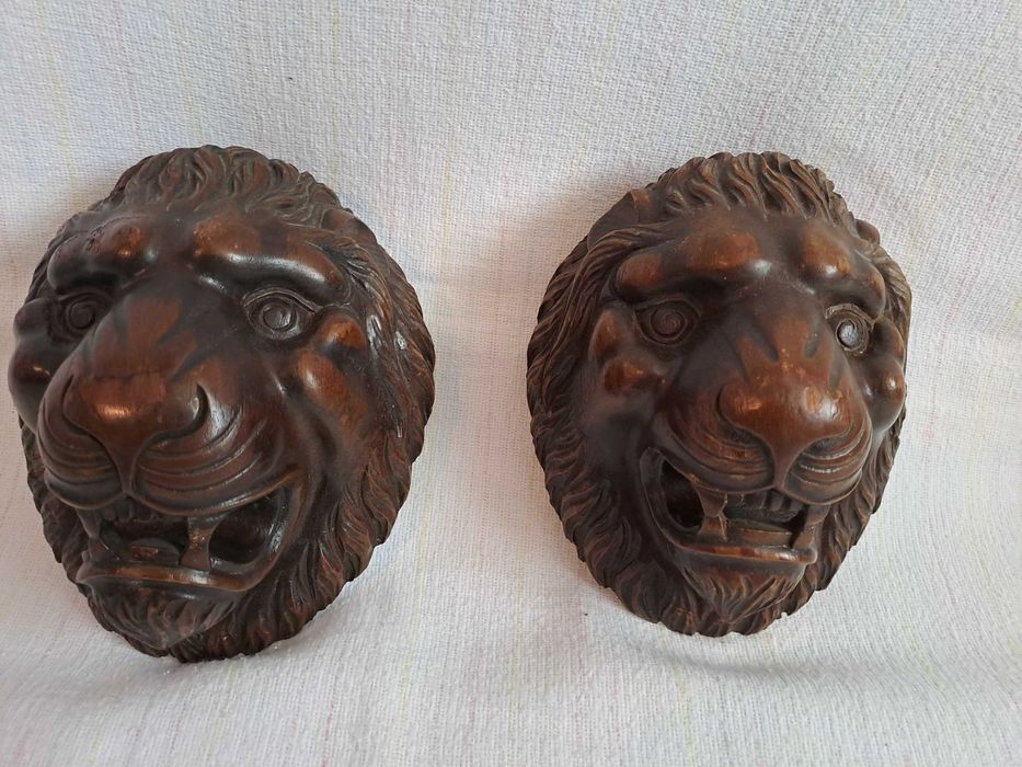 sculptura lemn leu ornament lemn
