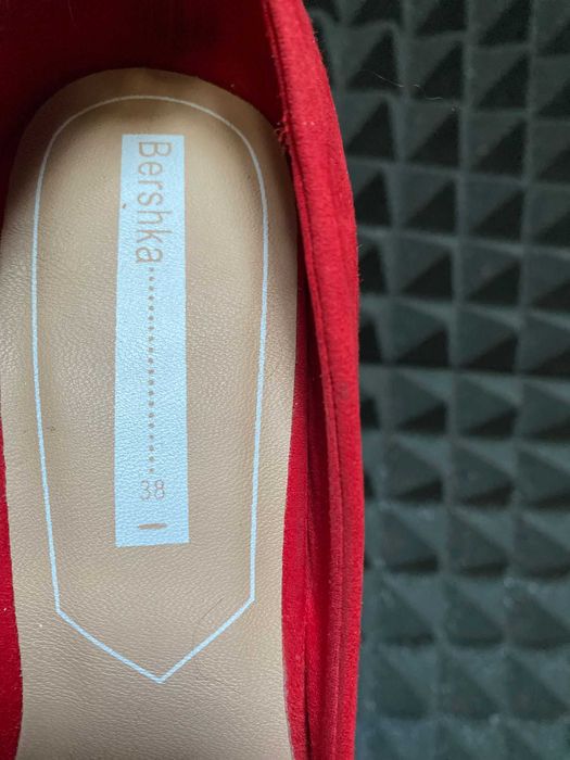 Pantofi rosii marimea 38