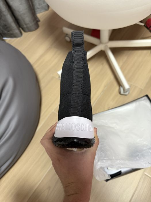 чисто нови, нито веднъж носени, обу