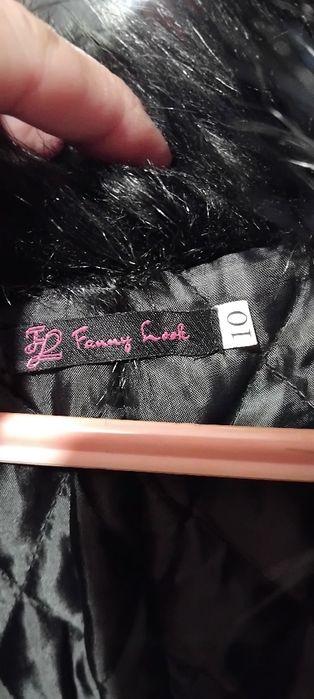 Продавам стилно черно късо болеро