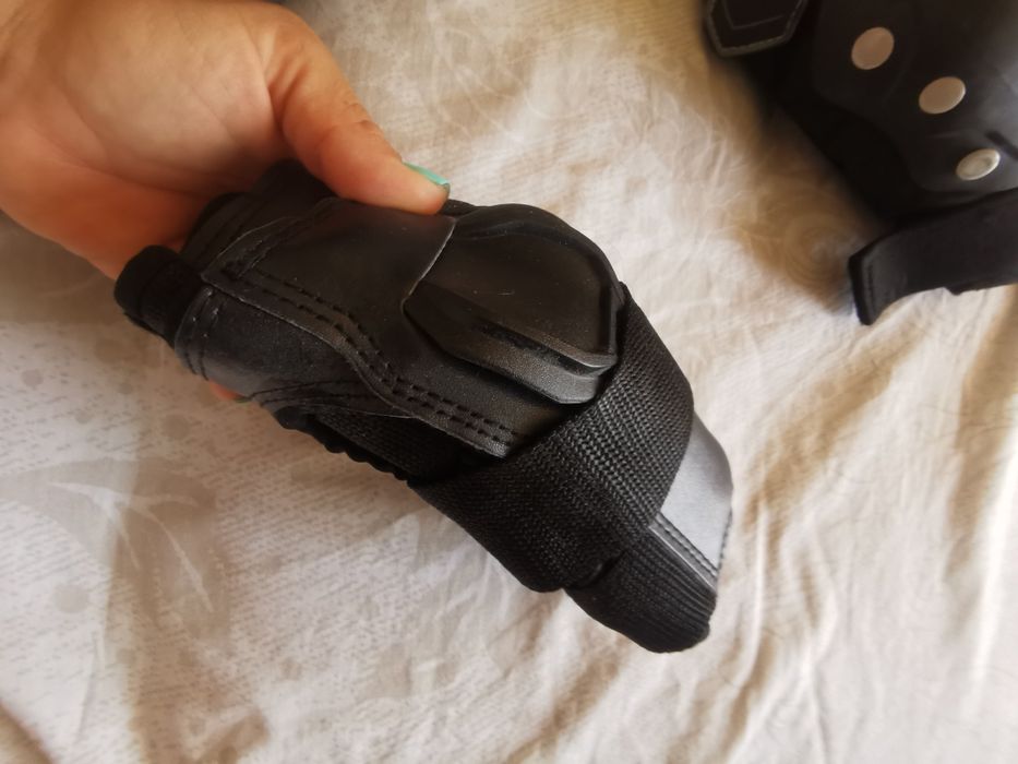 Наколенки Декатлин