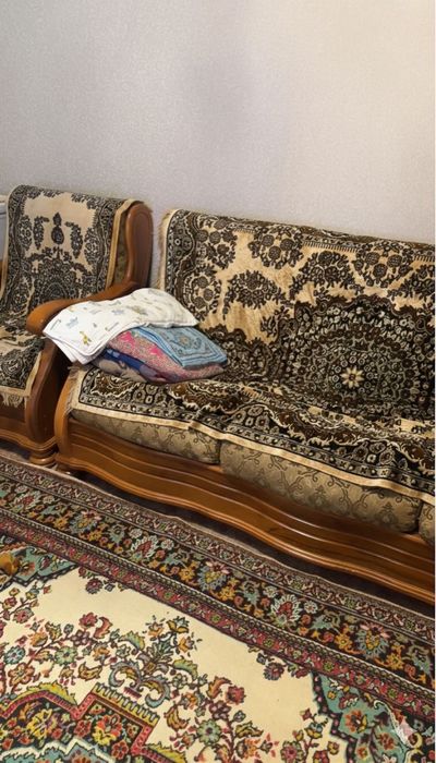 диван с кресломи