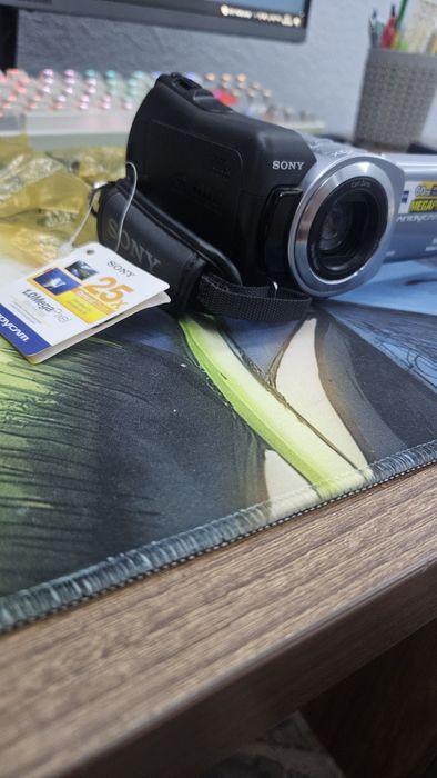 Камера от Sony Handycam DCR-SR85E