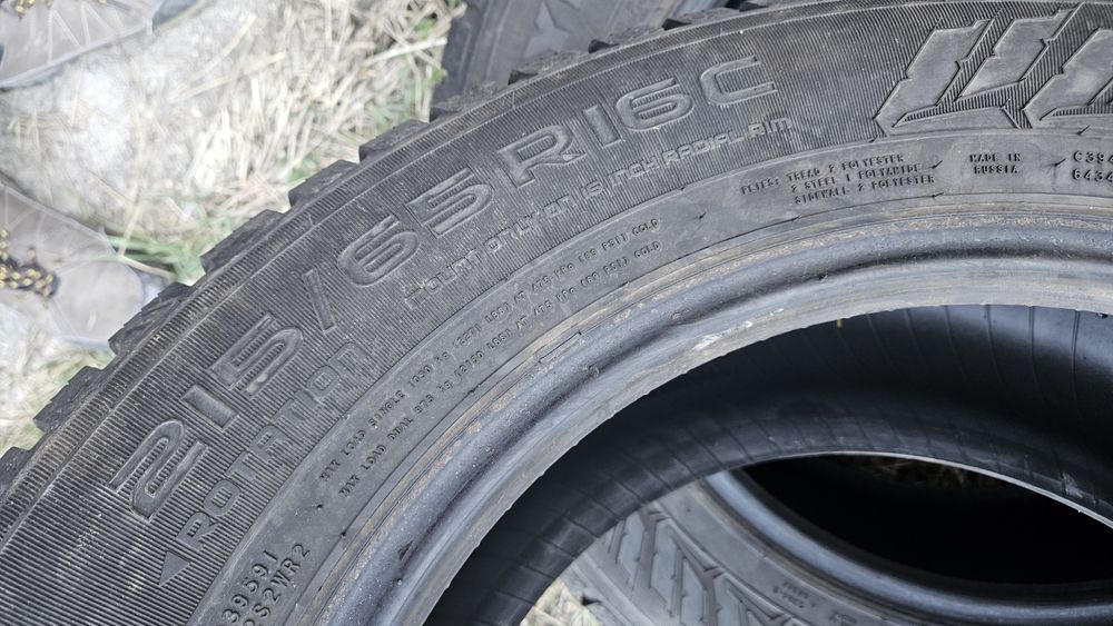 2бр гуми 215 65 16С дот 22 нокиан nokian