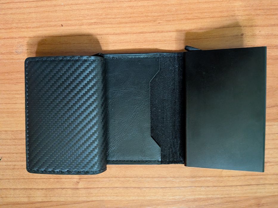 Vând portofele port-carduri slim