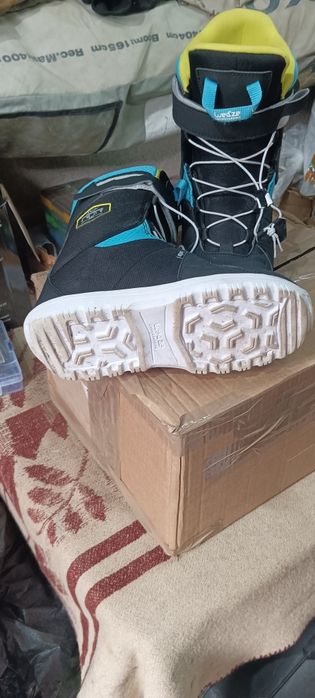 Продавам детски ски и сноуборд обувки  номера 20, 37.5 и 38
