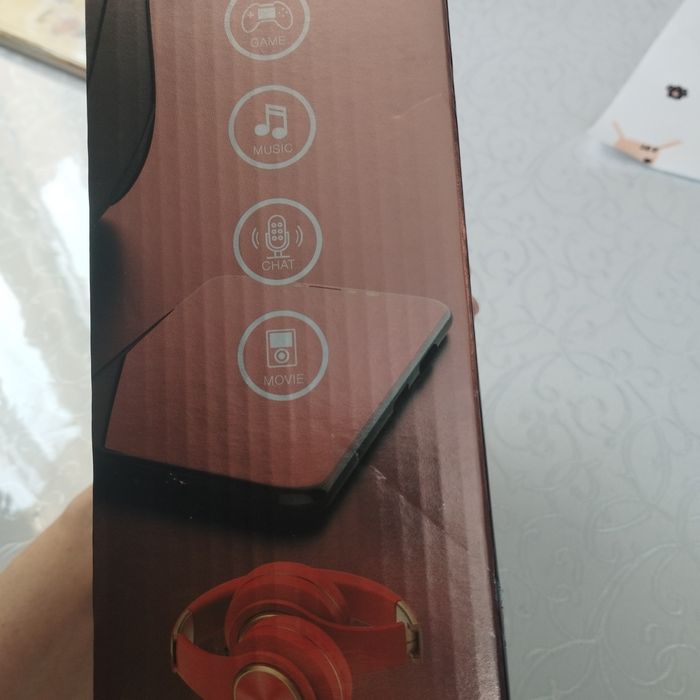 Продам наушники новые                    .