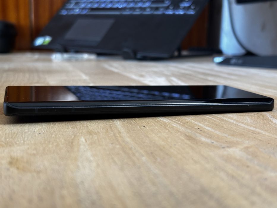 КАТО НОВ - Motorola Edge 40 5G 256GB, 8GB RAM, OLED 144Hz