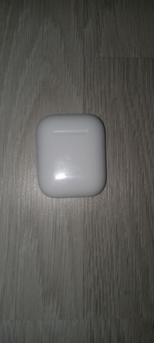 Наушники airpods 2, б/у, оригинал с чехлом, э