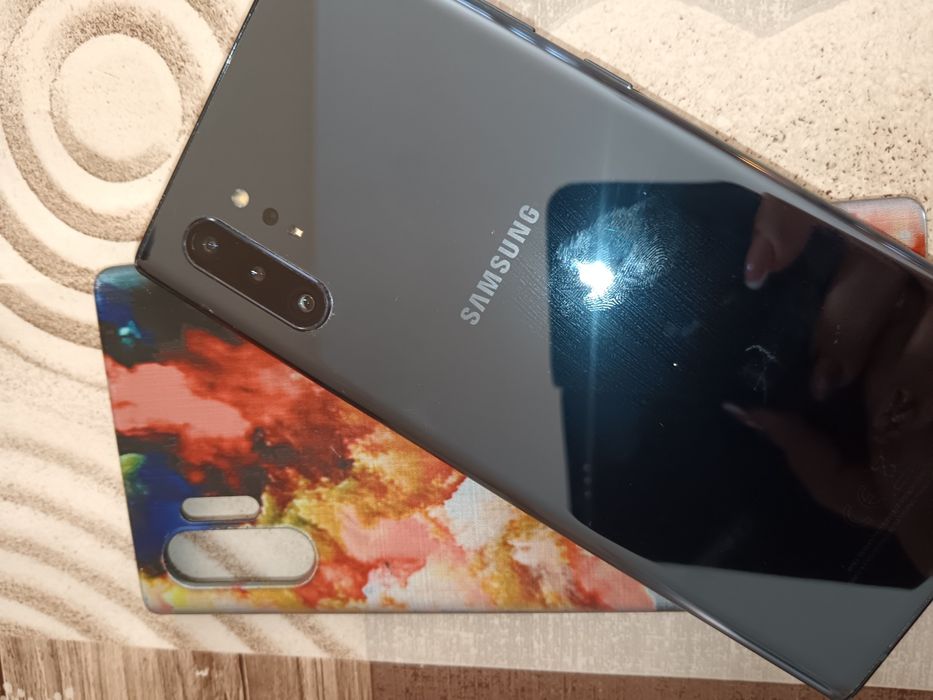 Продавам Samsung Galaxy Not 10+