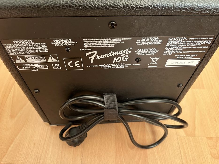 Устлвател за китара и бас китара fender fronntman 10G