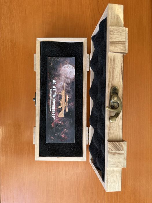 Сребърни монети 1 oz Niue-StarWars/2 oz с 24kпозлата-Deadliest Weapon AG47