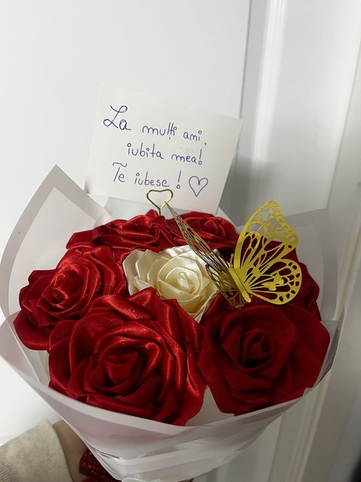 Trandafiri eterni din satin