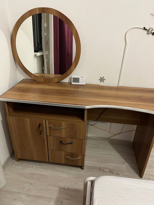 Birou și masă de înfrumusețare cu oglindă