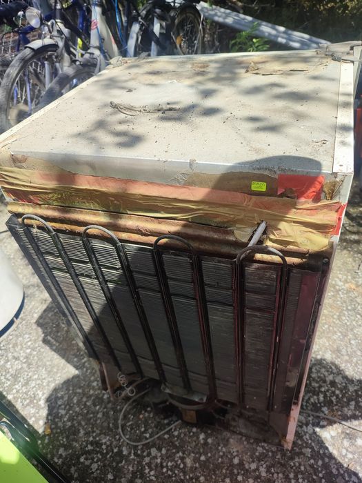 Хладилник AEG работещ