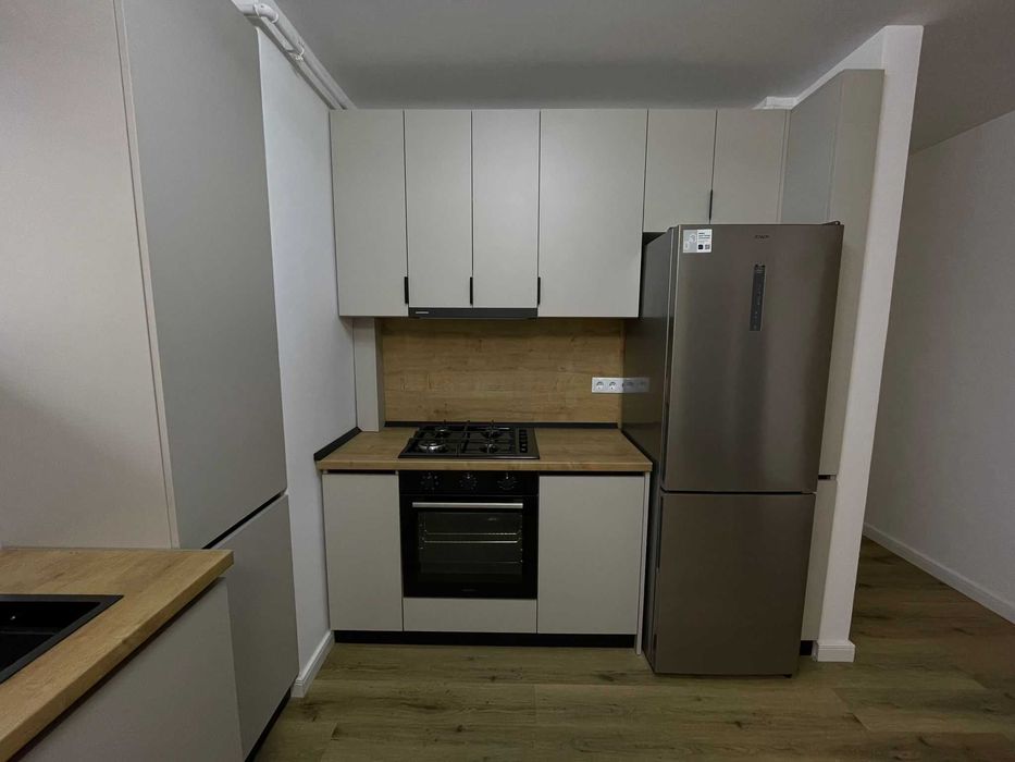 Inchiriez apartament Floresti