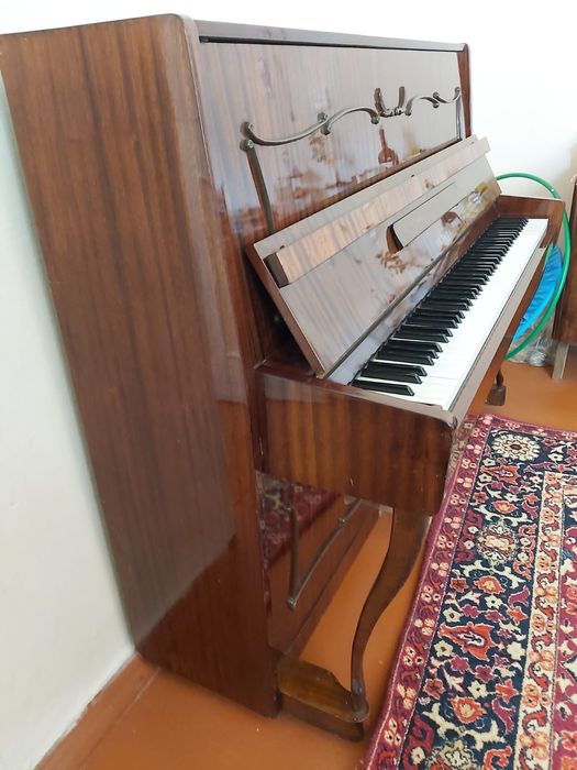 Пианино продаётся