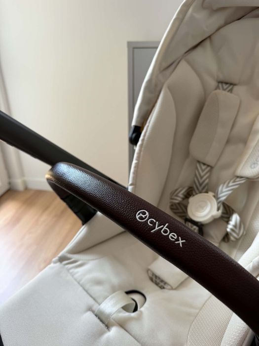Cybex Balios S Lux само с летен кош