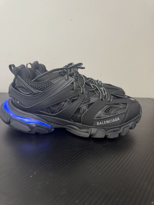 balenciaga trak led black