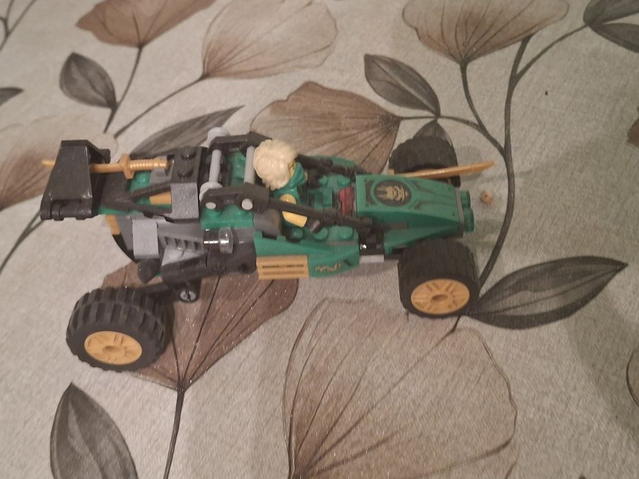 Продавам всички тези сетове/легота  на Нинджаго