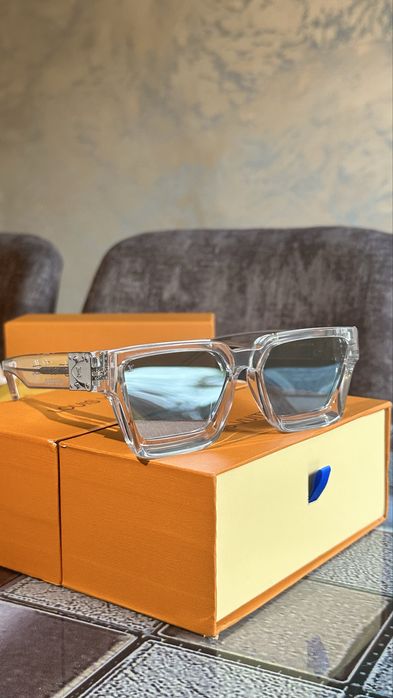 Louis Vuitton 1.1 Millionaires – Transparent