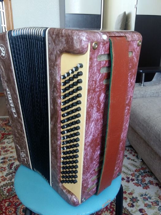 Продам баян Тембр