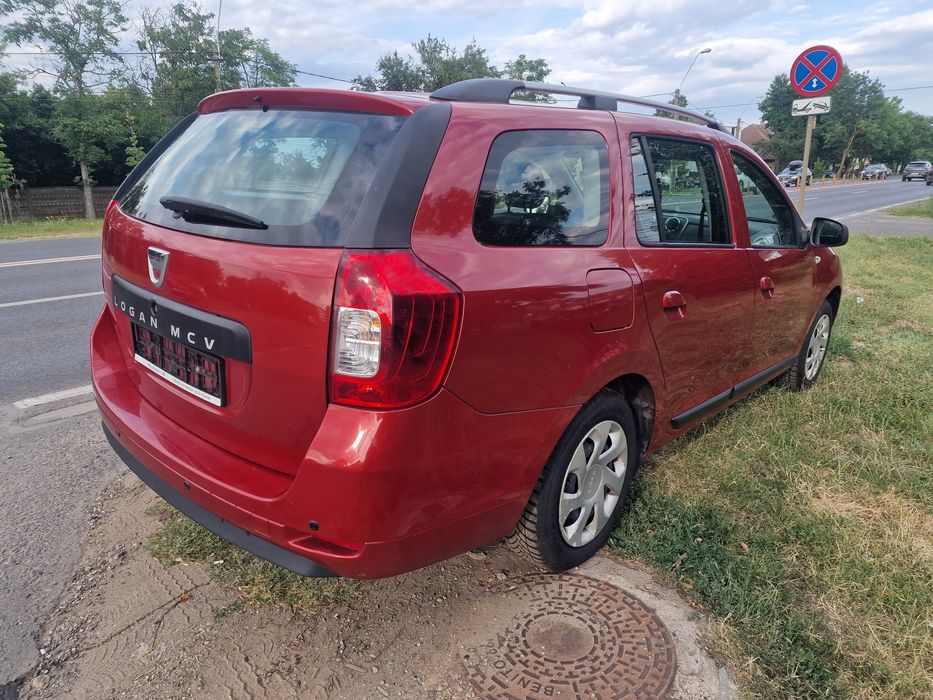 Dacia Logan MCV cu clima și navigație