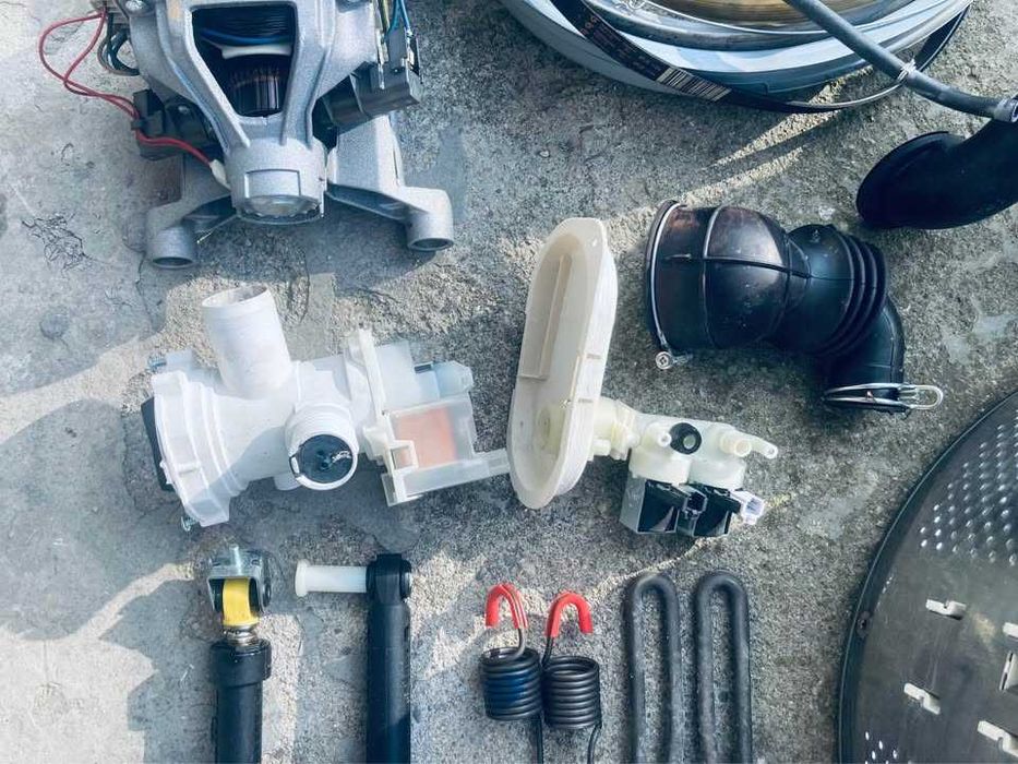 Пералня за вграждане Hotpoint Ariston AWM 1081 EU