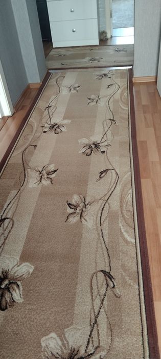 Продам 2 ковровые дорожки беж-кор цвет