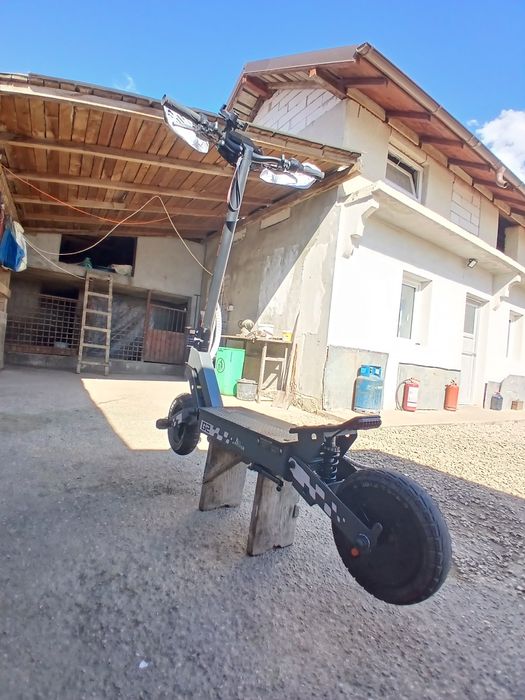 Vând trotineta electrica kukirin g2