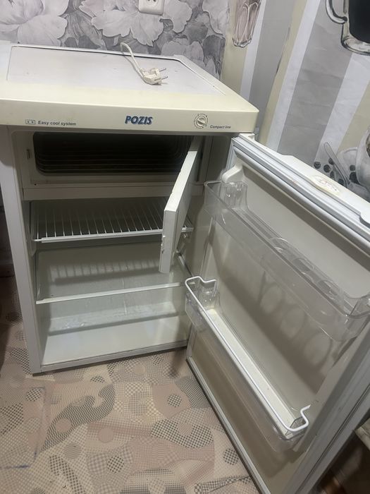Продам маленький холодильник POZIS