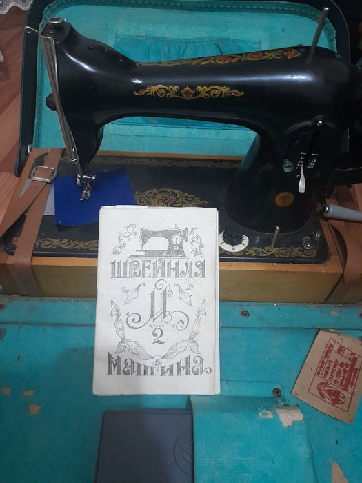 Продам швейную машинку