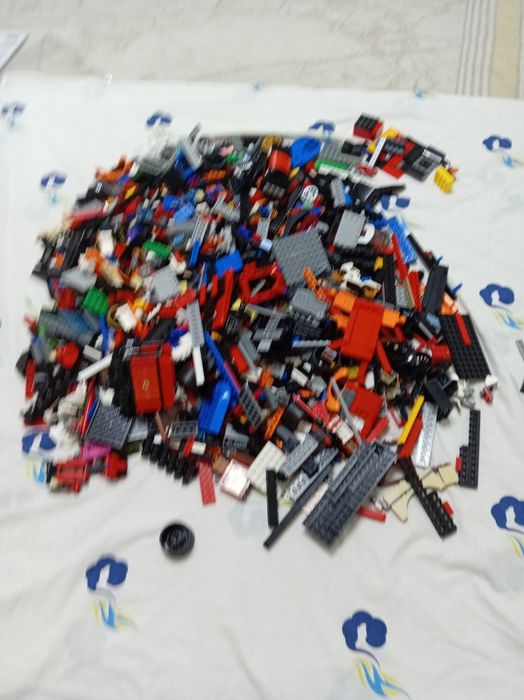 Продам большое количество лего