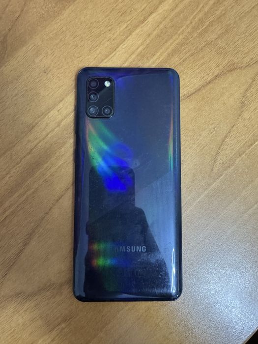 Samsung a31.