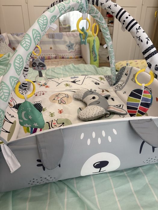 Saltea de activitati cu perna si arcade