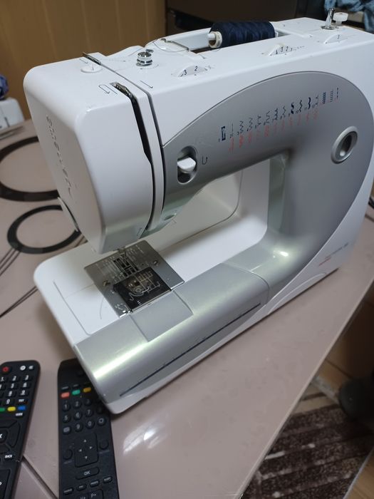 Masina cusut Bernette