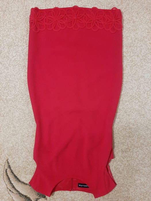 Продам нарядные платья 44-46