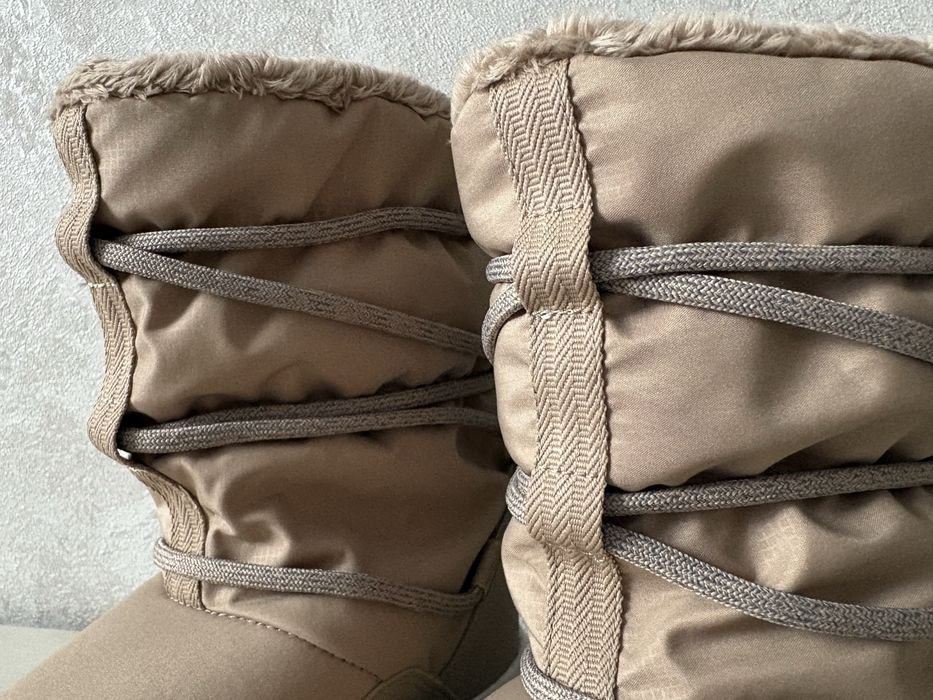 Продам женские дутики