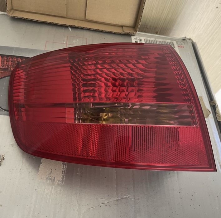 Стоп външен ляв Ауди А6С6 Avant