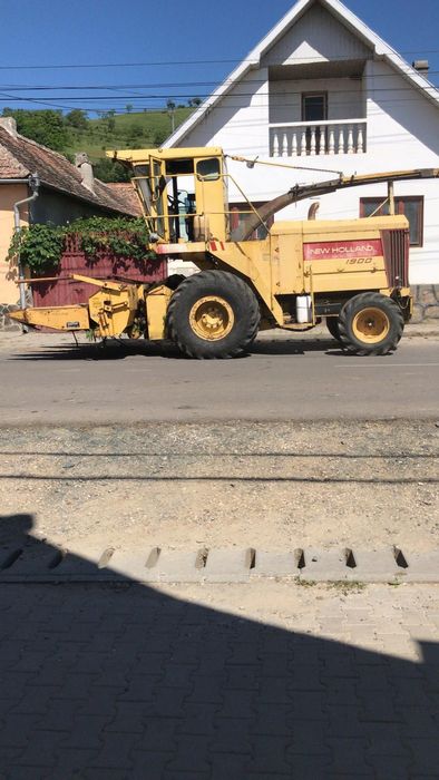 Dezmembram combina siloz New Holland 1900