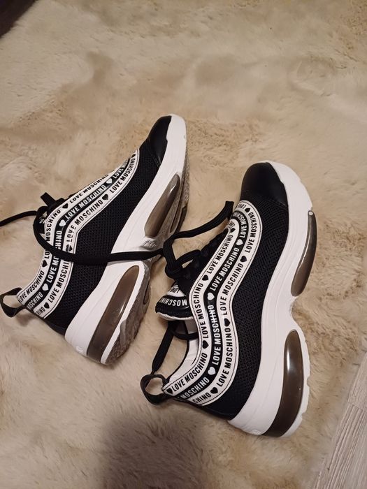 Обувки сникърси LOVE MOSCHINO 36
