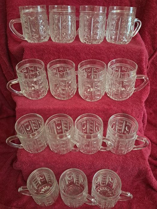 Продам хрустальную посуду.