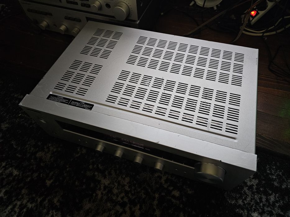 Стерео рисивър Onkyo TX-8020