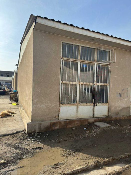 Ситора бозорида магазин сотилади