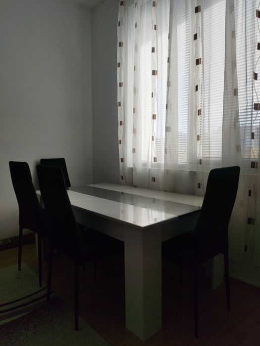 Трапезна маса с 3 стола