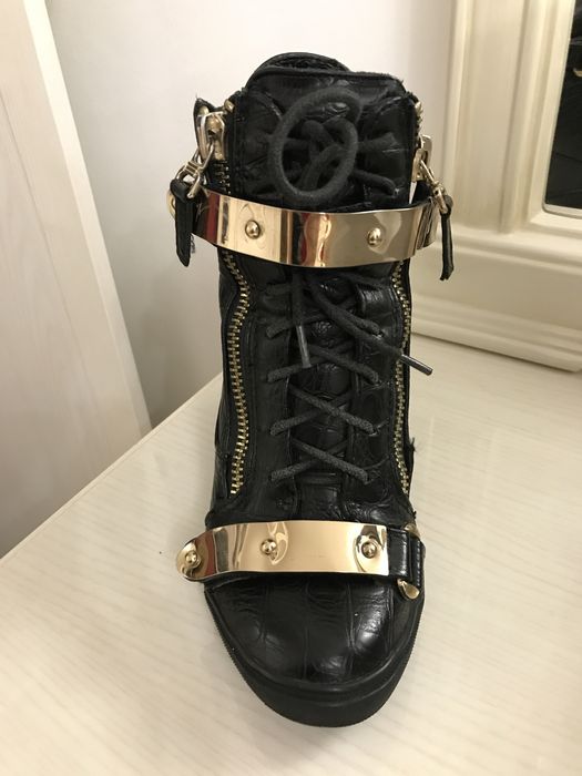 Черные ботинки 36 размера