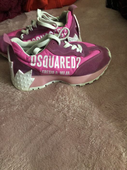 Adidasi Dsquared foarte buna îi livrez decat prin posta