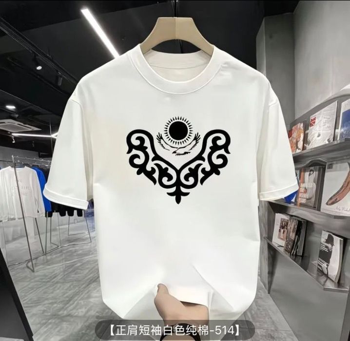 Куртки, пуховики, футболки и тд