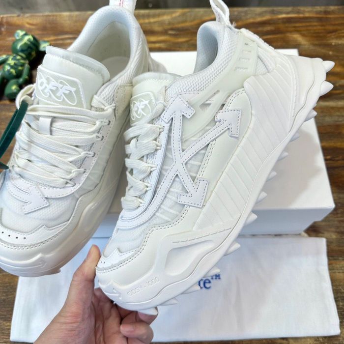 Off white odsy nou,cu eticheta